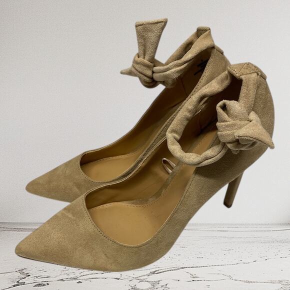 Brand New Store Display Express Women's Size 6 Nude Pump Heels Pointed Toe - Picture 3 of 6